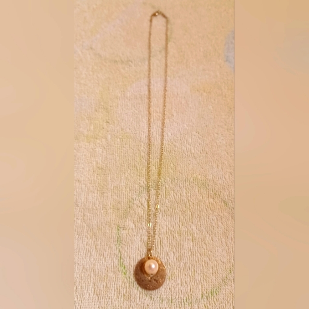DJ Strang Pearl And Hammered Plate Goldtone Over Sterling Necklace-10"